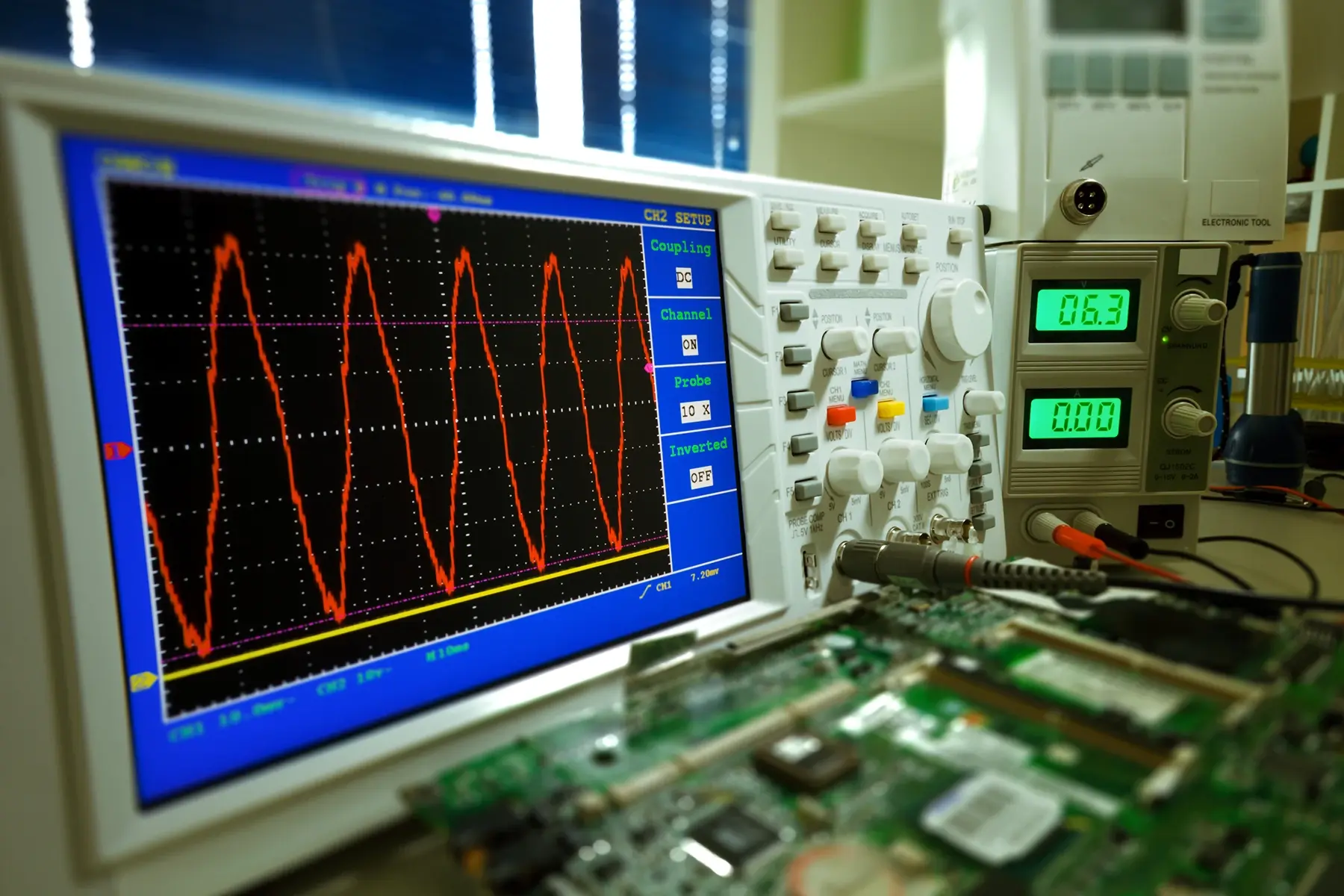 AdobeStock_44101707__Microwave__Large-Block